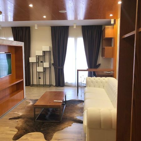 Hotel Palace Vlore Bagian luar foto