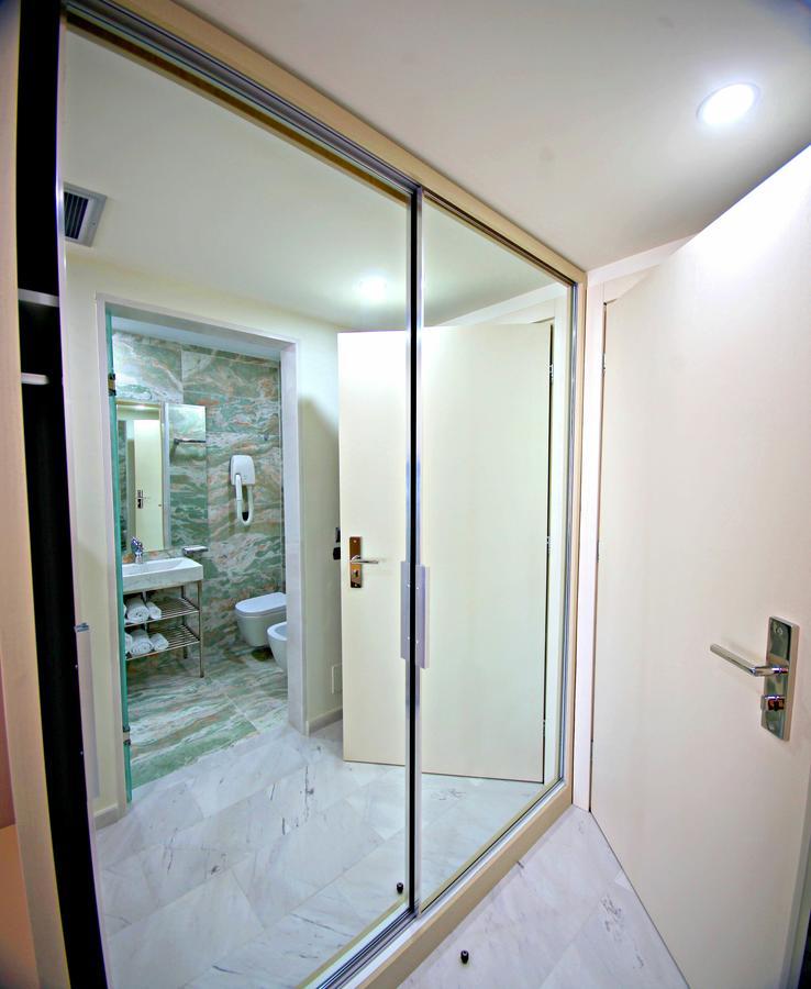 Hotel Palace Vlore Bagian luar foto